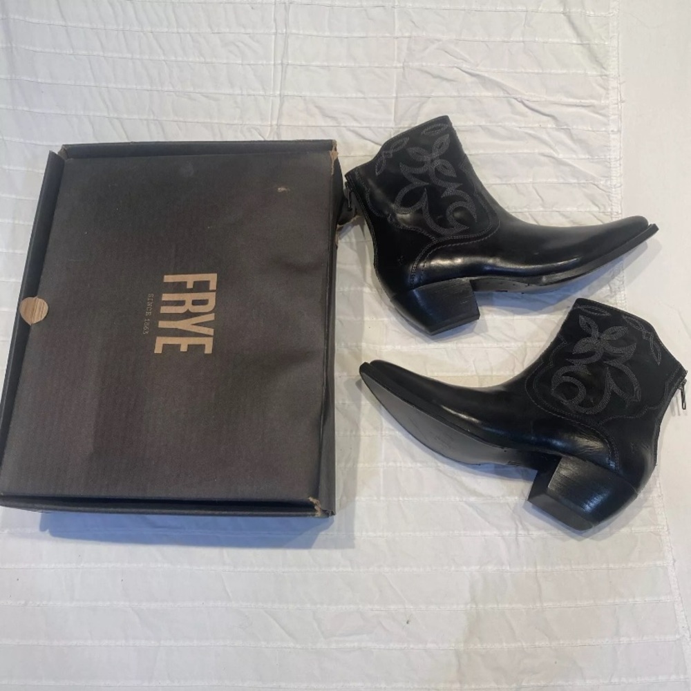 Frye Shane Tip Women’s 8 M Short Black Leather Embroidered Ankle Boots Tried On